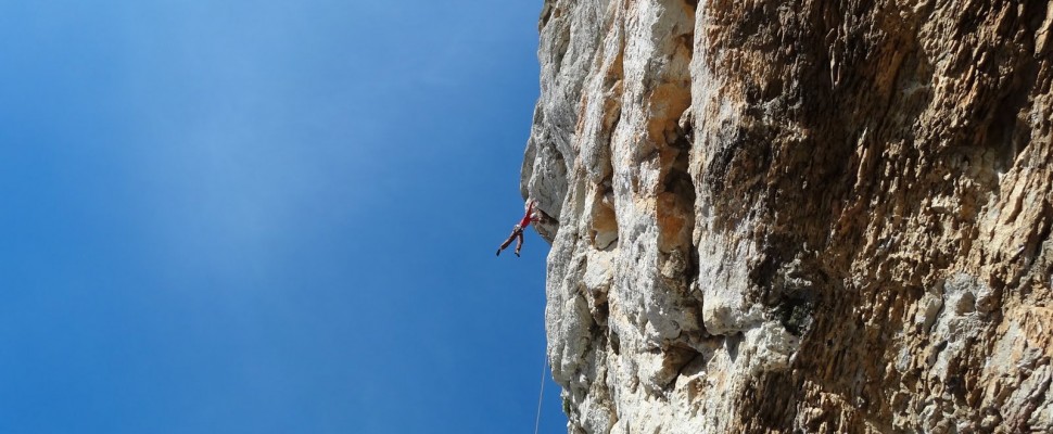 pendu dans le ciel